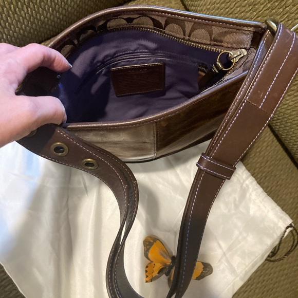 πCoach Patchwork Monogram Logo Shoulder Bag. Great Condition! $50/make offerπ - Picture 4 of 11